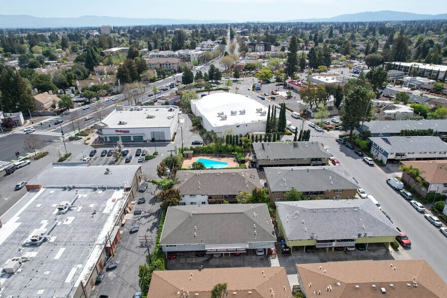 More Photos Of 1830 Ednamary Way, Mountain View Apartments For Sale