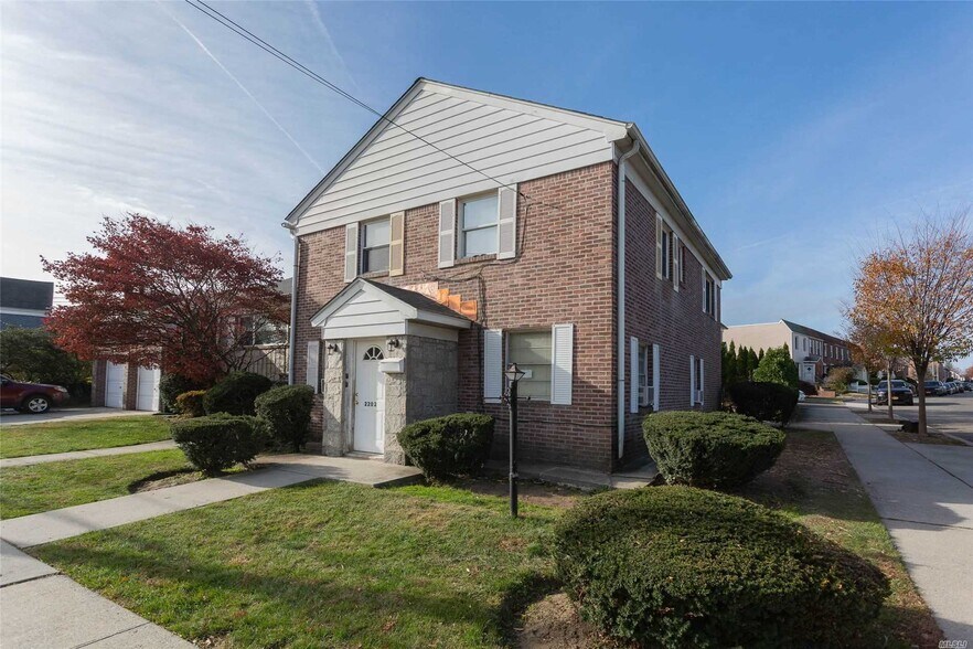 More Photos Of 2202 Utopia Pky, Whitestone Office For Lease