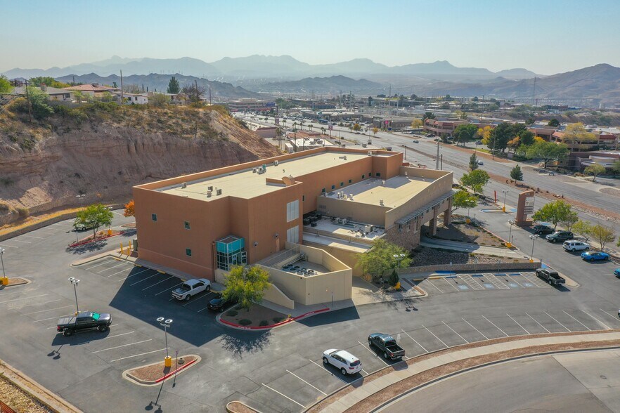 More Photos Of 4532 N Mesa St, El Paso Medical For Lease