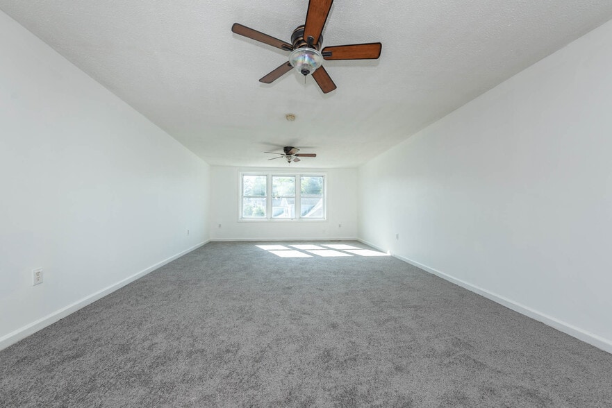 More Photos Of 7231 Harford Rd, Baltimore Storefront Retail Residential For Sale