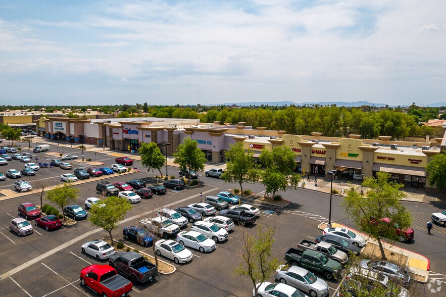 More Photos Of 5707 W Northern Ave, Glendale General Retail For Lease