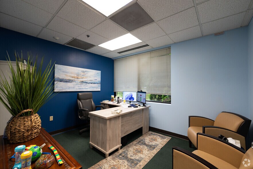 More Photos Of 401 New Karner Rd, Albany Medical For Lease