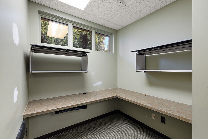 More Photos Of 2455 Union Lake Rd, Commerce Township Medical For Sale