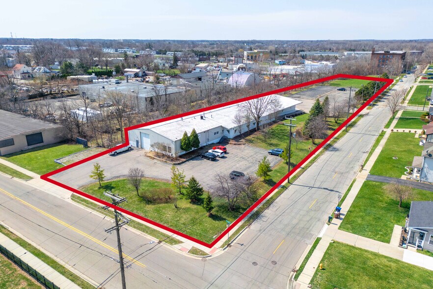 More Photos Of 150 Osmun St, Pontiac Warehouse For Sale