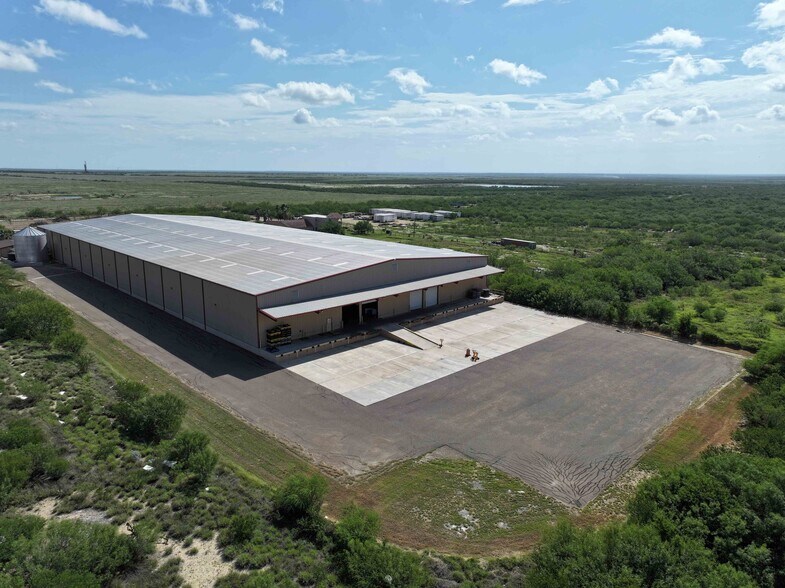 More Photos Of 355 Webb Rd, Laredo Warehouse For Lease