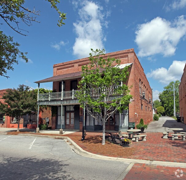 More Photos Of 2720 Cleveland St, Elloree Storefront Retail Residential For Sale