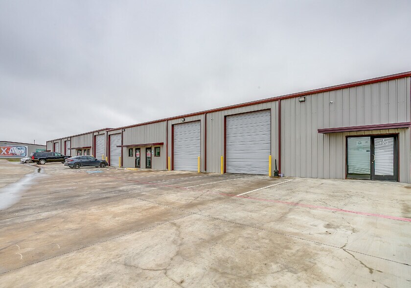 More Photos Of 4525-4529 JD Mouser Pky, Alvarado Warehouse For Lease