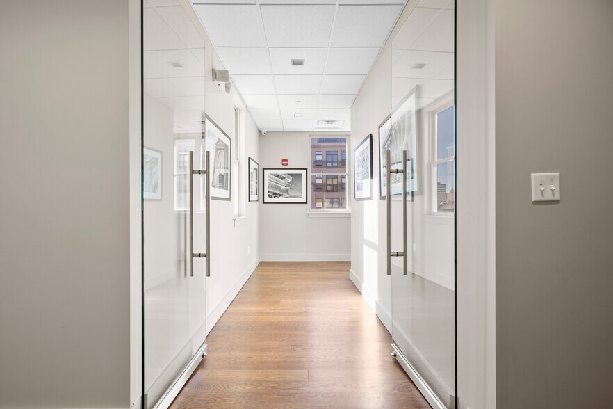 More Photos Of 22 Clinton Ave, Albany Office For Sale