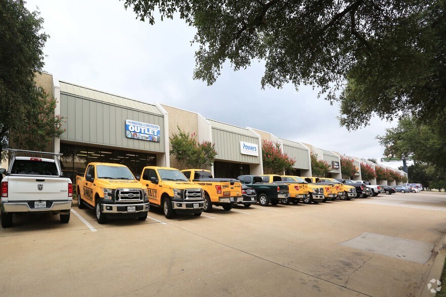 Primary Photo Of 1300 N Interstate 35E, Carrollton Unknown For Lease