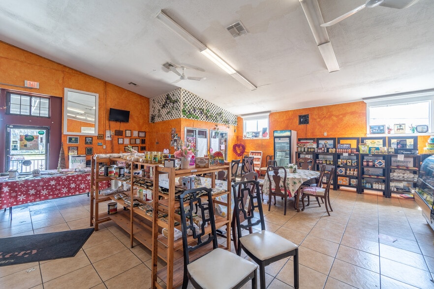 More Photos Of 1412 N Magnolia Ave, Ocala Restaurant For Sale