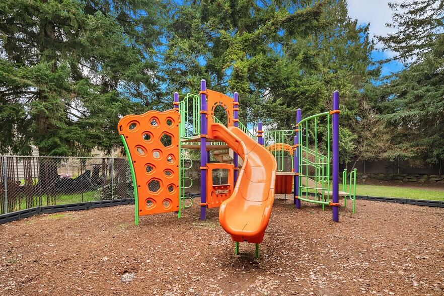 More Photos Of 220 S 152nd St, Burien Apartments For Sale