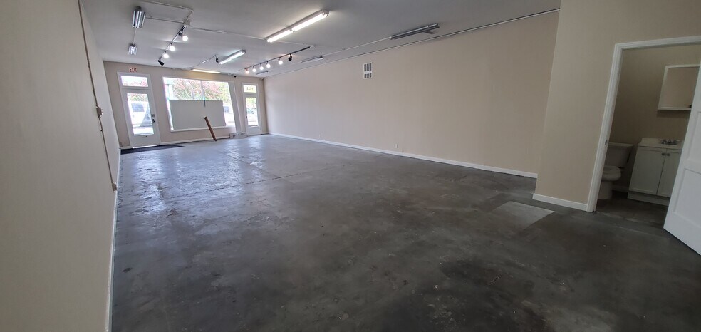 More Photos Of 1523 Woodside Rd, Redwood City Storefront For Lease