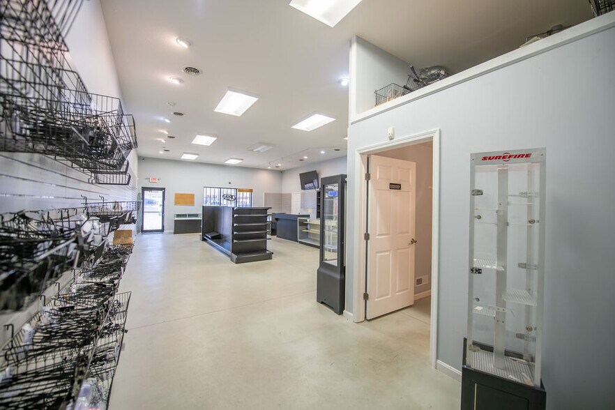 More Photos Of 1315 N Wooster Ave, Strasburg Freestanding For Lease