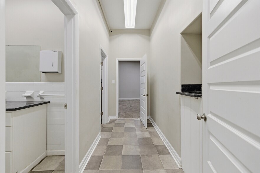 More Photos Of 325 W Main St, Lebanon Office Residential For Sale