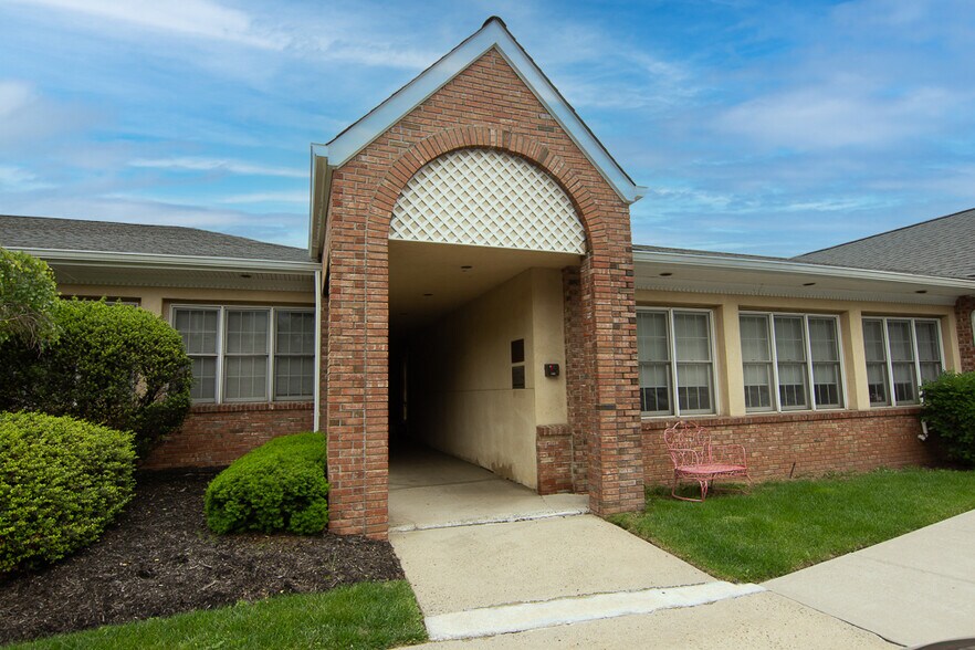 More Photos Of 27 Mountain Blvd, Warren Medical For Sale