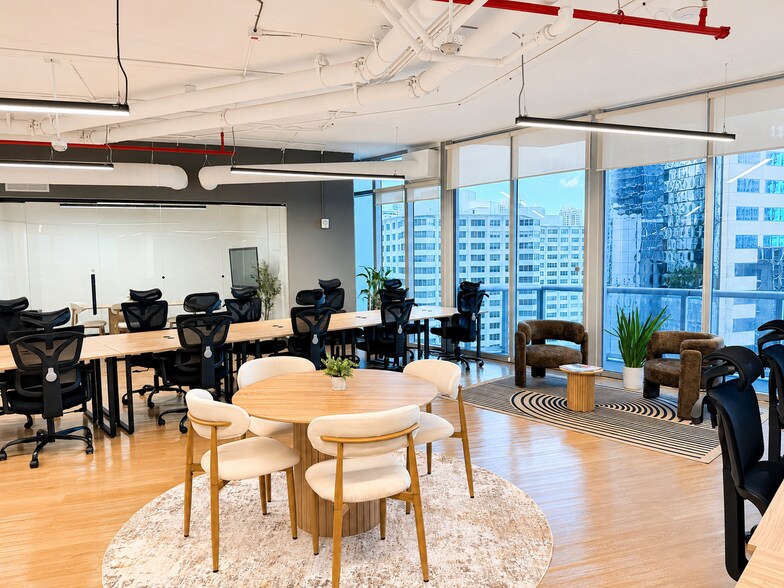 More Photos Of 1100 Brickell Bay Dr, Miami Coworking Space