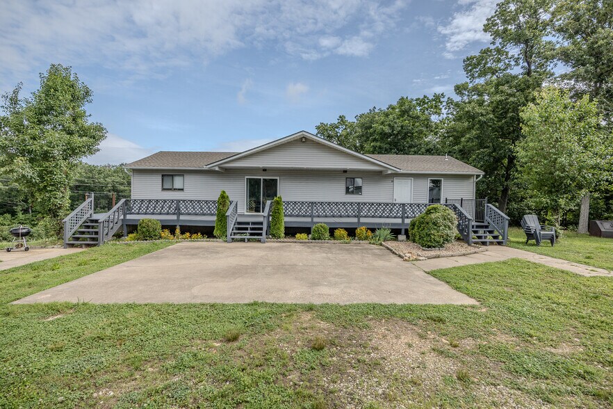 More Photos Of 2399 Twin Rivers Pt, Camdenton Trailer Camper Park For Sale