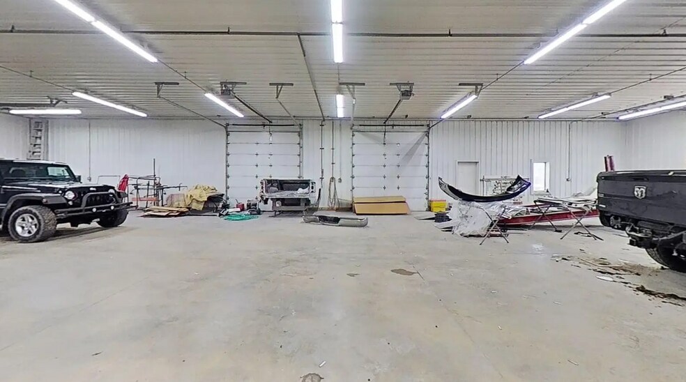 More Photos Of 207 N Main St, Olivet Auto Repair For Sale