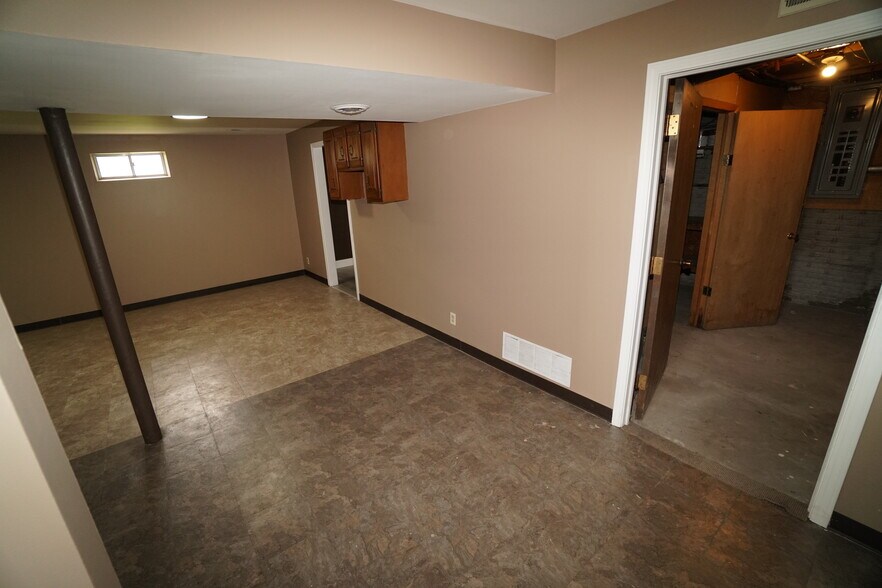 More Photos Of 2414 S Leonard Rd, Saint Joseph Office For Sale