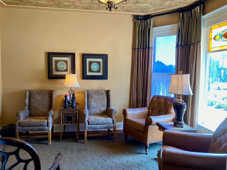 More Photos Of 204 W Main St, Barrington Medical For Sale