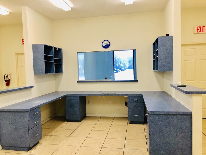 More Photos Of 1708-1718 Lexington Green Ln, Sanford Medical For Sale