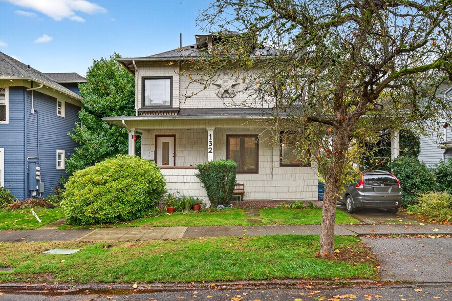 More Photos Of 132 30th Ave, Seattle Apartments For Sale