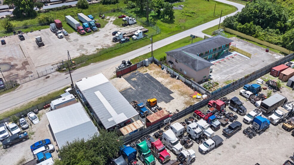 More Photos Of 7521 Parkhurst Dr, Houston Land For Sale