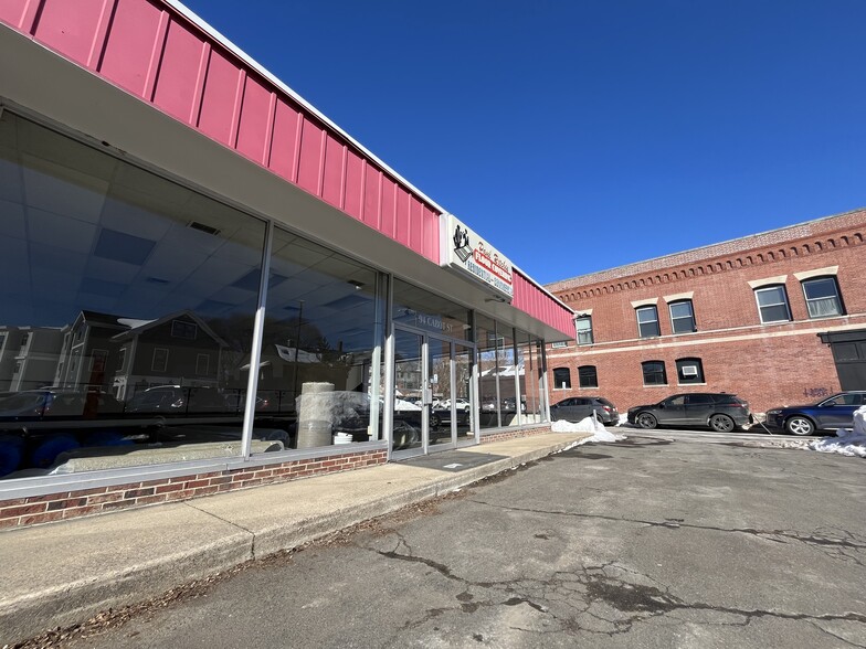 More Photos Of 94 Cabot St, Beverly Storefront Retail Office For Lease