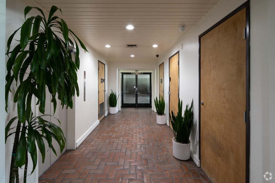 More Photos Of 24404 S Vermont Ave, Harbor City Unknown For Lease