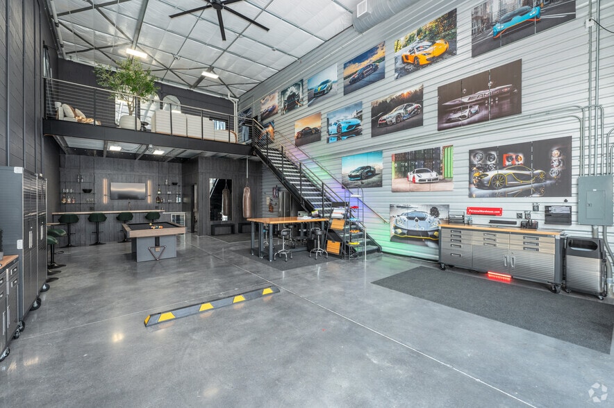 More Photos Of 4365 South Lee St, Buford Showroom For Sale