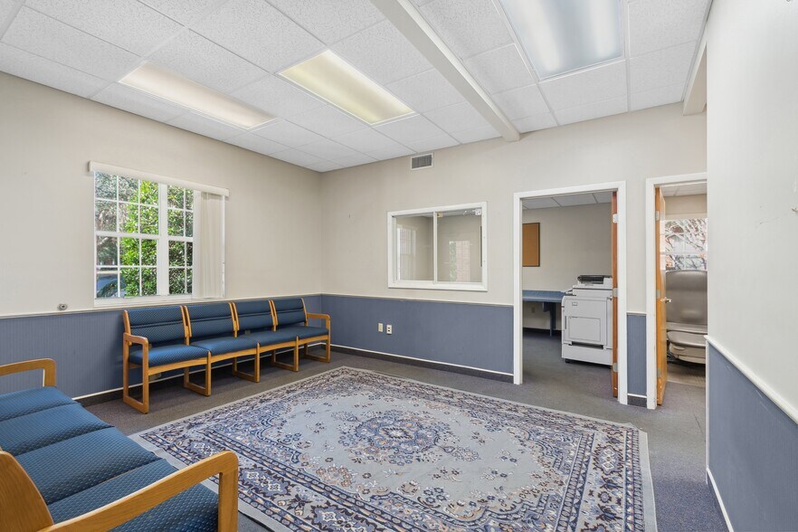 More Photos Of 4615 NW 53rd Ave, Gainesville Medical For Sale