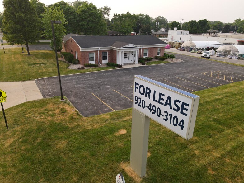 More Photos Of 2120 S Ridge Rd, Green Bay Office For Lease