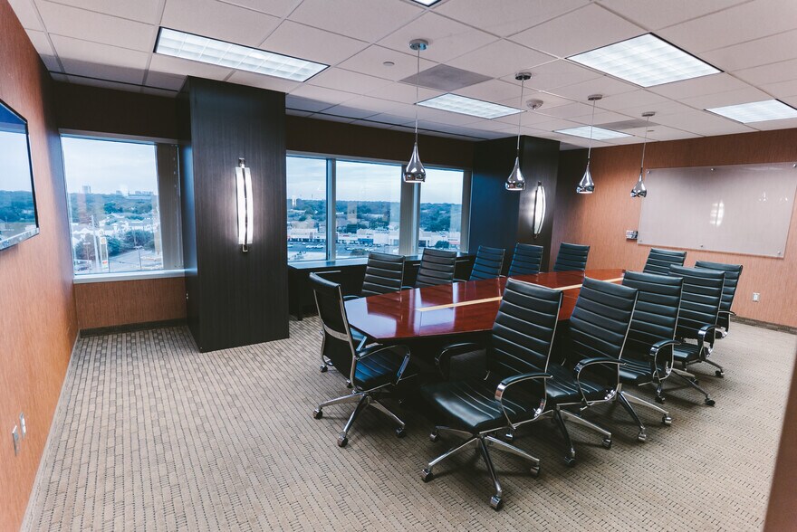 More Photos Of 10440 N Central Expy, Dallas Office For Sale