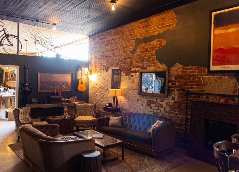 More Photos Of 23 N Main St, Ellinwood Storefront For Sale