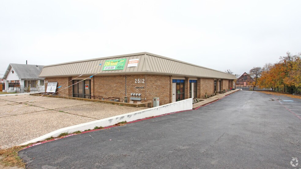 More Photos Of 2512-2516 Oakland Blvd, Fort Worth Office For Sale