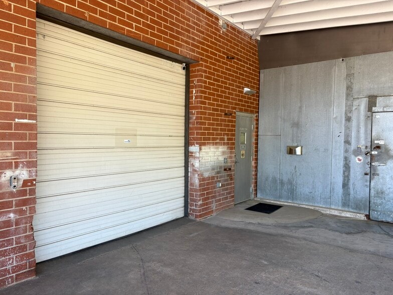 More Photos Of 218 Laredo Dr, Decatur Warehouse For Sale
