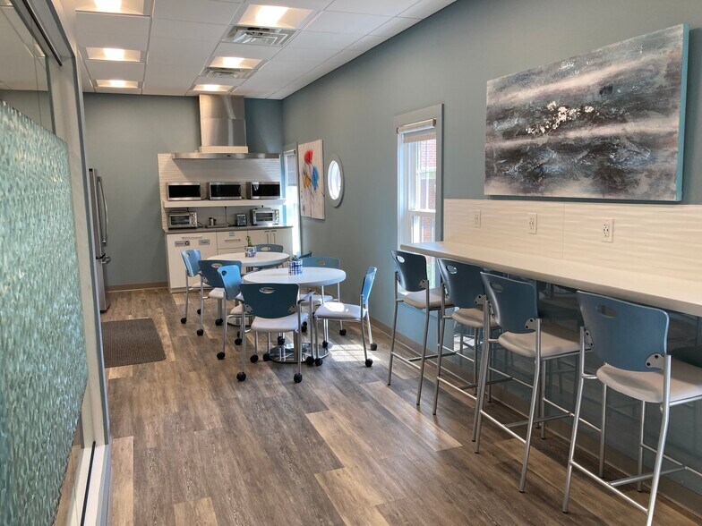 More Photos Of 8395-8399 Dunwoody Pl, Atlanta Office For Sale
