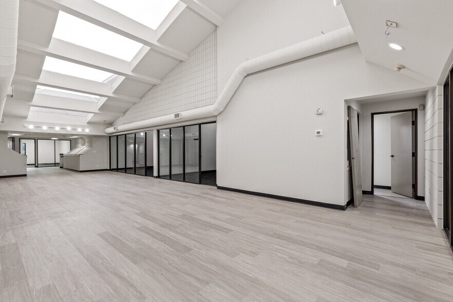 More Photos Of 1515 S Boulder Ave, Tulsa Office For Lease