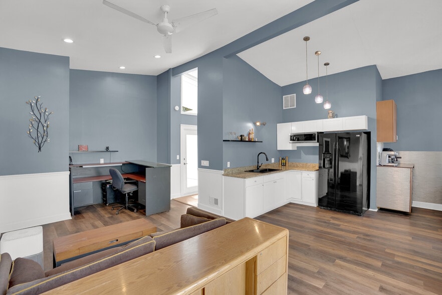 More Photos Of 128 Latonea Dr, Columbia Office Residential For Sale