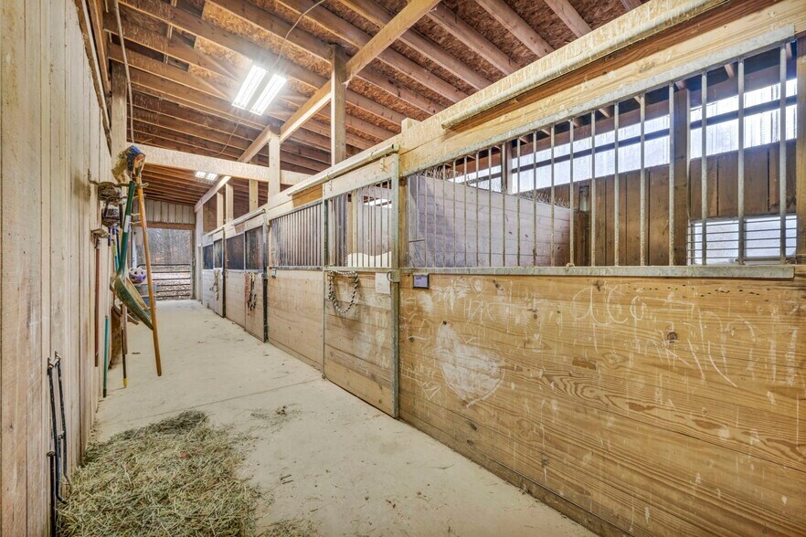More Photos Of 16449 S Boone Rd, Columbia Station Specialty For Sale