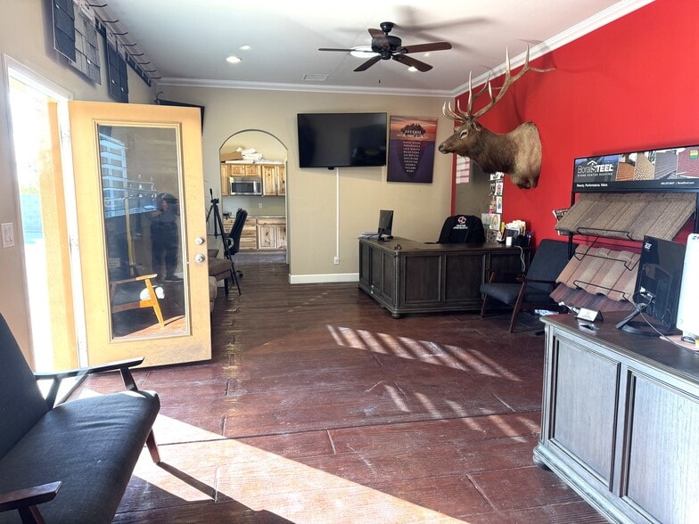 More Photos Of 710 N Ironwood Dr, Apache Junction Industrial For Sale