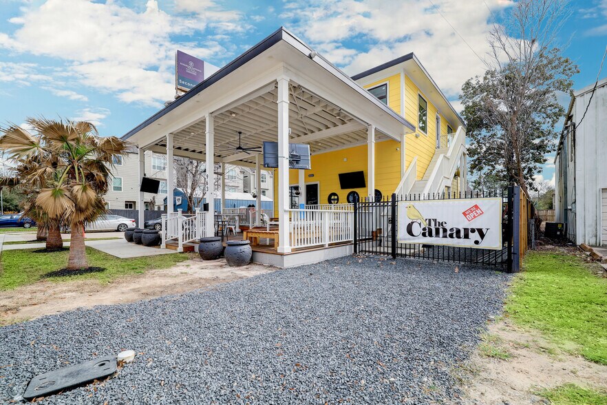 Primary Photo Of 963 Judiway St, Houston General Retail For Lease