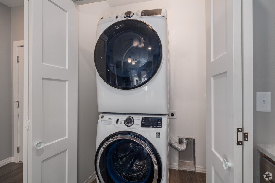 More Photos Of 2620 W Sunshine St, Springfield Apartments For Lease