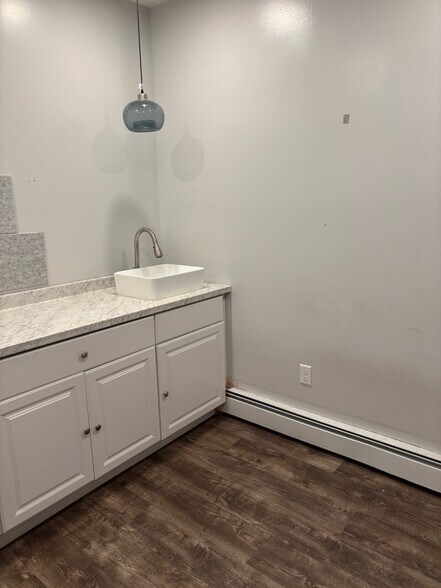 More Photos Of 511 Humphrey St, Swampscott Medical For Lease