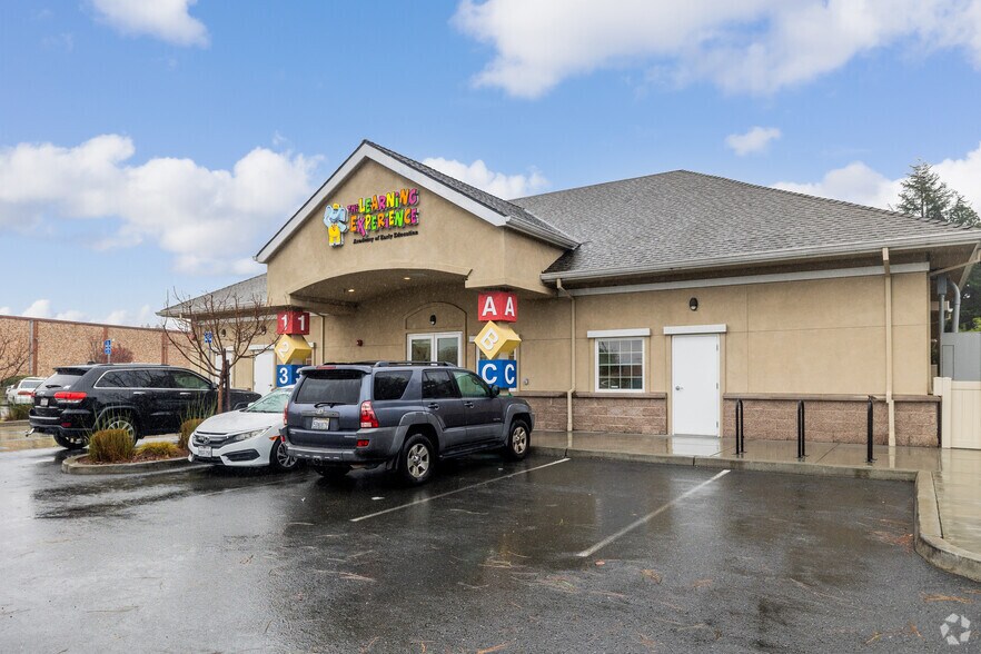 More Photos Of 6150 Commerce Blvd, Rohnert Park General Retail For Sale