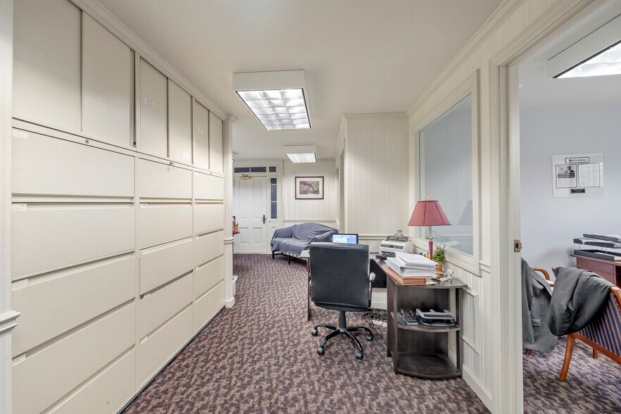 More Photos Of 37 W Middle St, Gettysburg Storefront Retail Residential For Lease