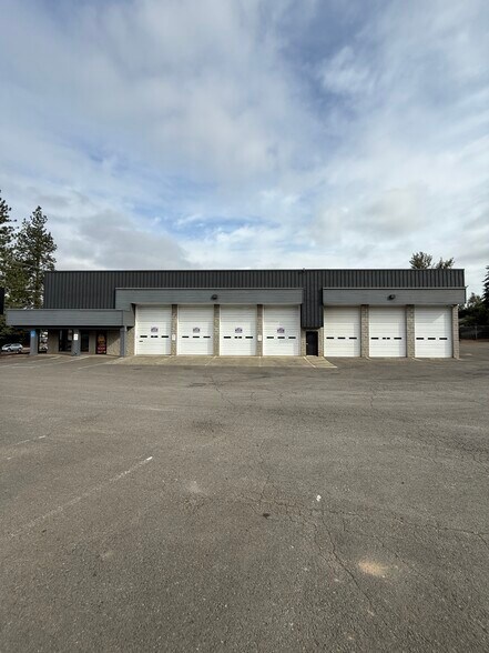 More Photos Of 5490 Commercial St SE, Salem Flex For Sale