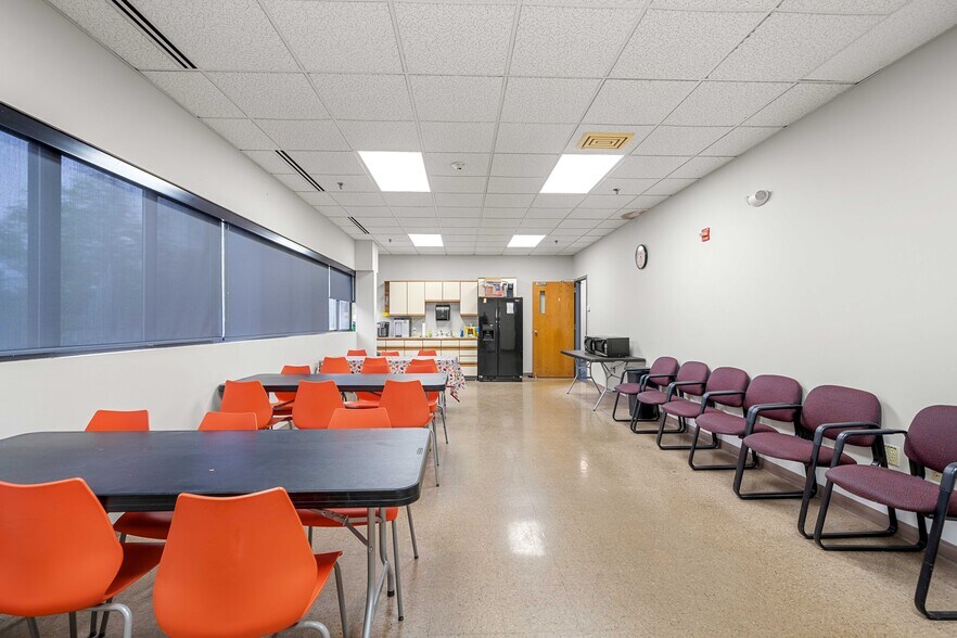 More Photos Of 63 Neck Rd, Haverhill Light Manufacturing For Sale