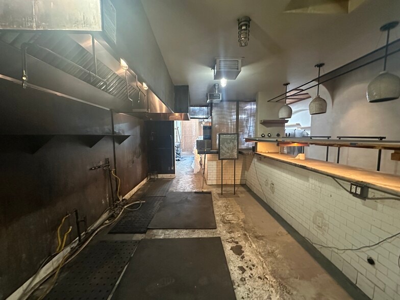 More Photos Of 8422-8428 W 3rd St, Los Angeles Restaurant For Lease