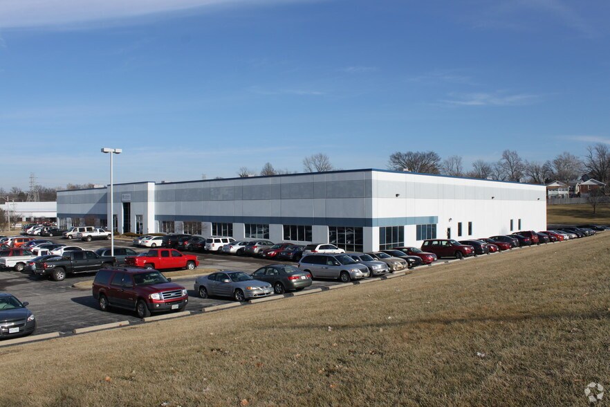 More Photos Of 8248-8264 Lackland Rd, Saint John Warehouse For Lease